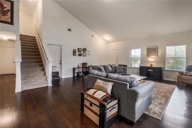 Building Photo - 514 Luna Vista Dr