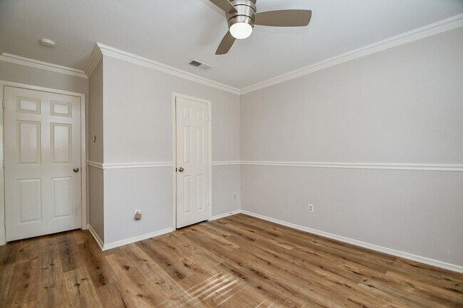 Building Photo - 10706 Inwood Dr
