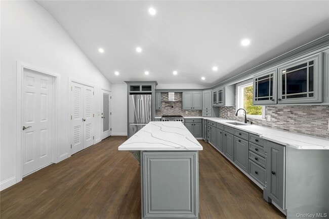 Building Photo - 257 Southlawn Ave