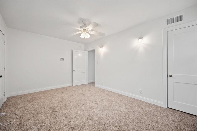 Building Photo - 4605 Harmon Ave