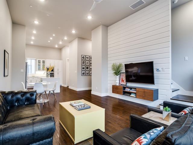 Building Photo - 3816 Roseland Ave