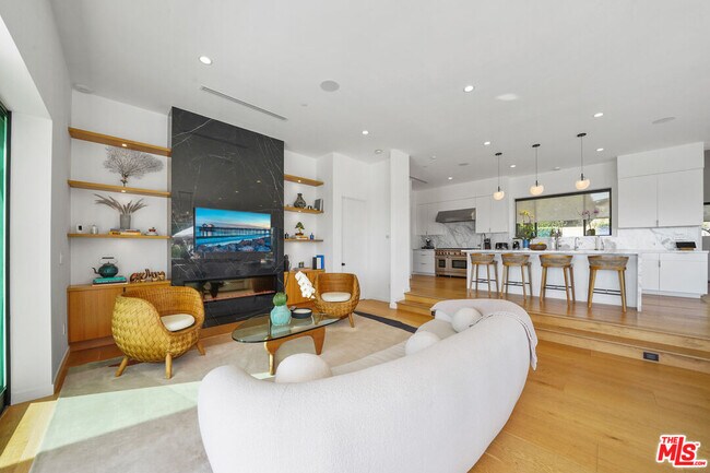 Building Photo - 8242 Hillside Ave