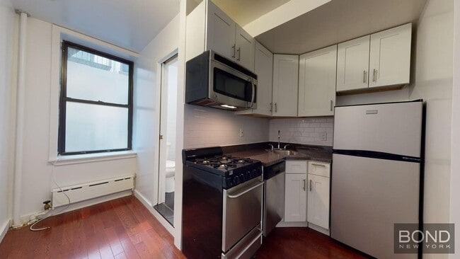 Building Photo - 787 9th Ave