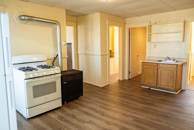 Building Photo - 42 Dorchester St