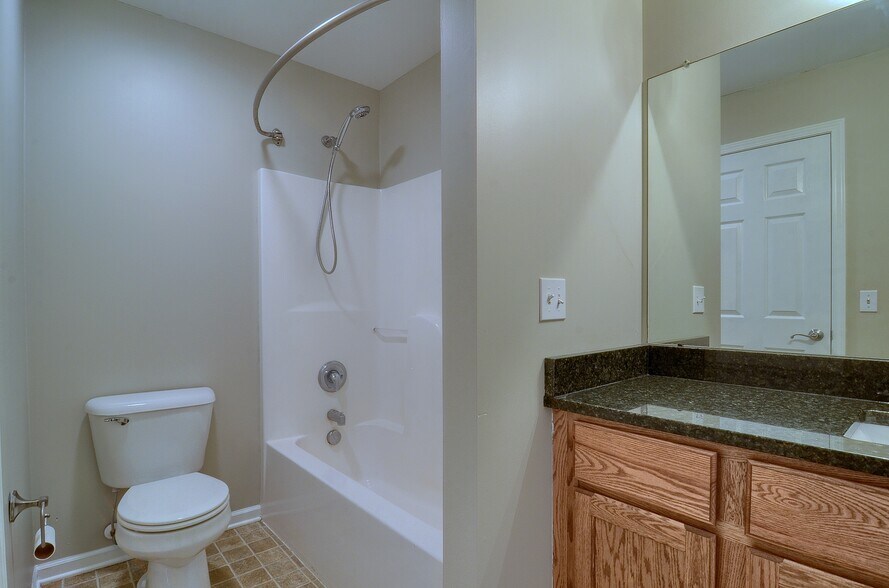 Building Photo - 2136 Knotty Pine