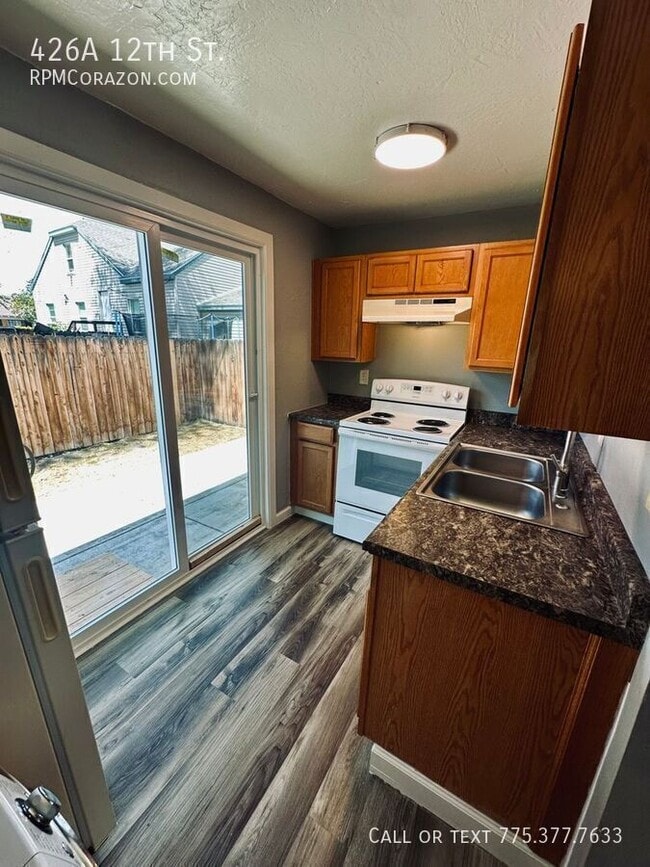 Building Photo - 426 12th St