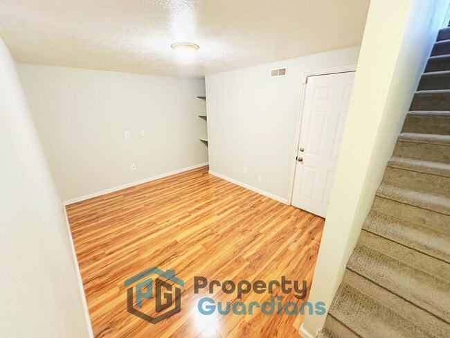 Building Photo - 418 E 500 S