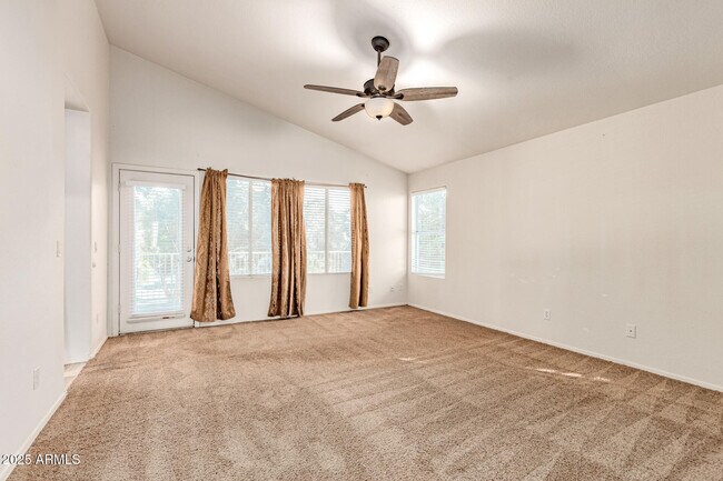 Building Photo - 1110 N Aspen Dr