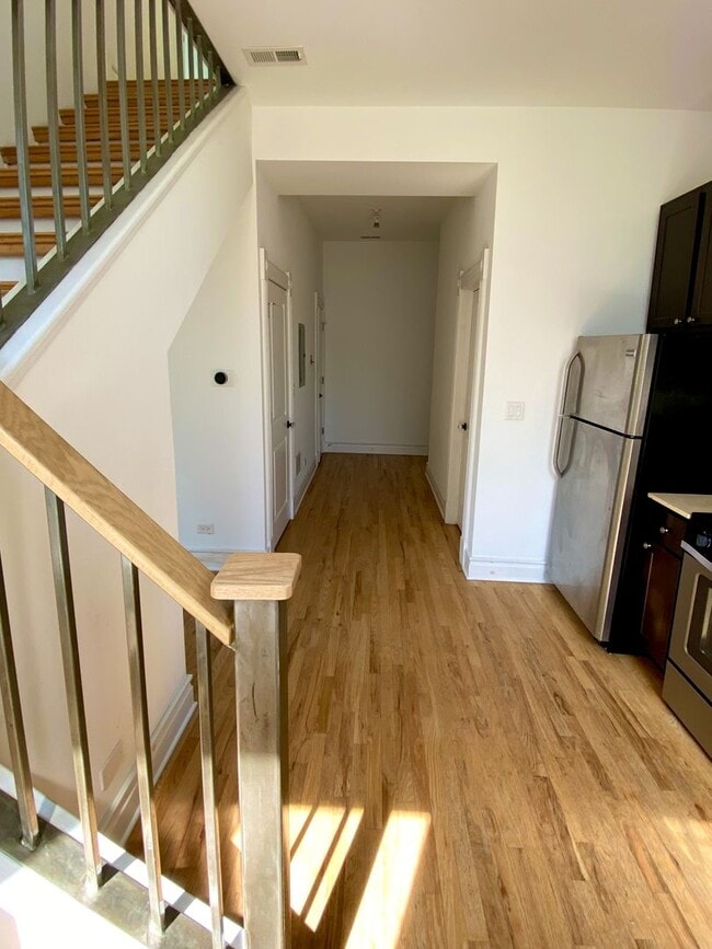 Building Photo - Pilsen 1248