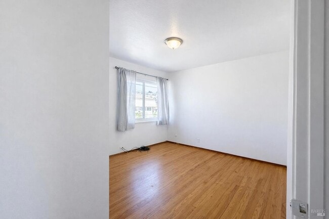 Building Photo - 5122 Potrero Ave