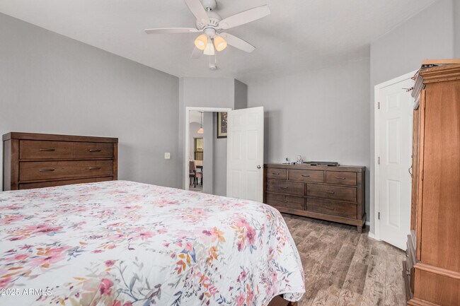 Building Photo - 13436 W Peck Dr