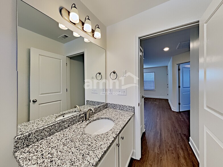 Building Photo - 4969 Chutney Dr