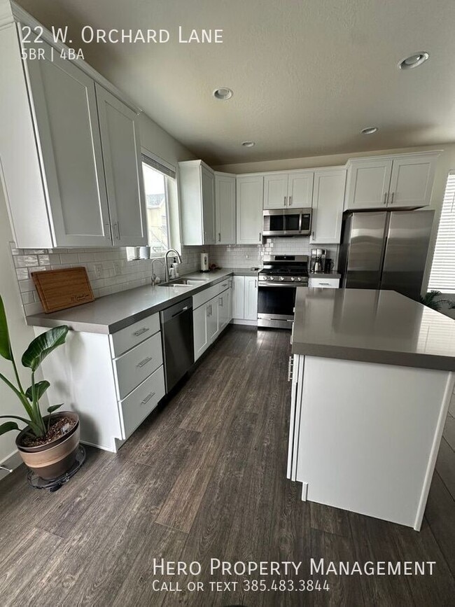 Building Photo - 22 W Orch Ln