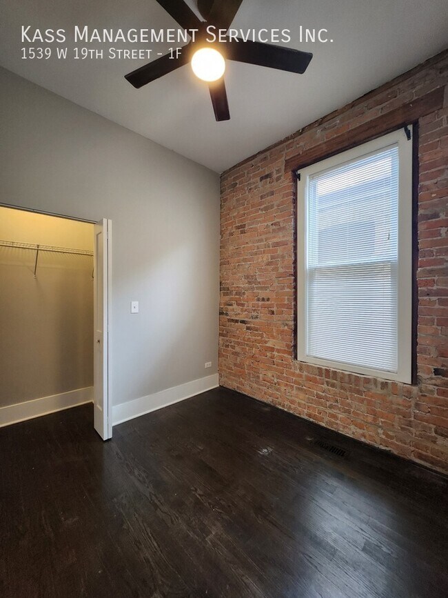 Building Photo - 1539 W 19th St