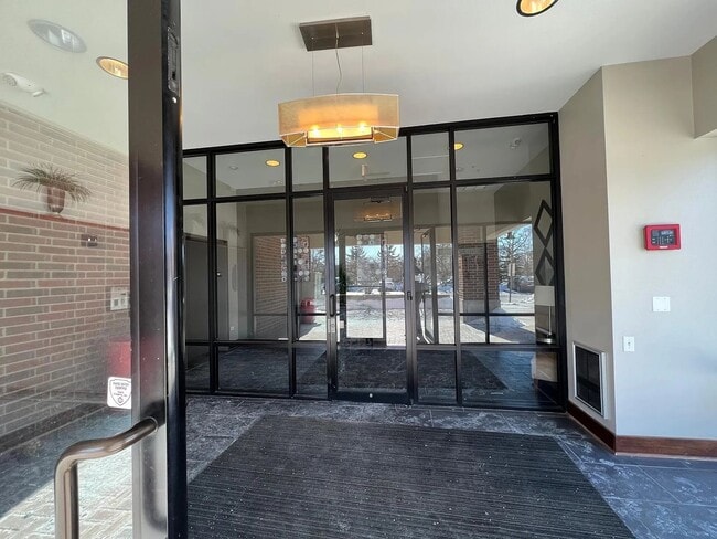 Building Photo - 241 S Main St