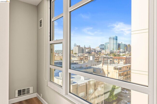 Building Photo - 1 Lakeside Dr