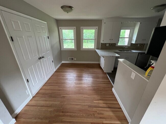 Building Photo - 1760 City Heights Dr