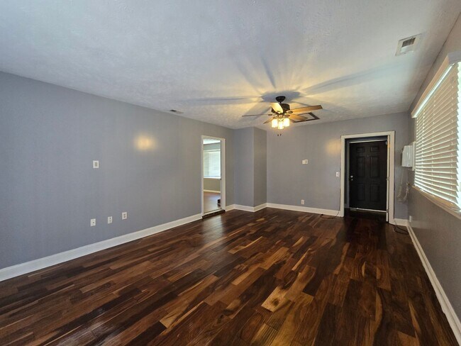 Building Photo - 6957 Bone Creek Dr
