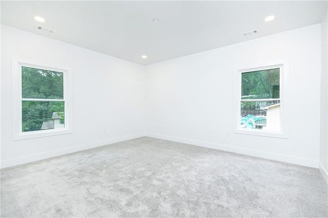 Building Photo - 3604 Pineview Cir NW