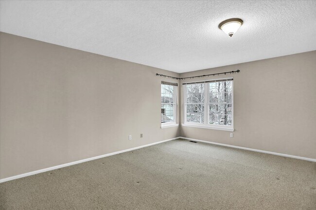 Building Photo - Indian Creek 2 Bedroom, 2 Bathroom Townhom...