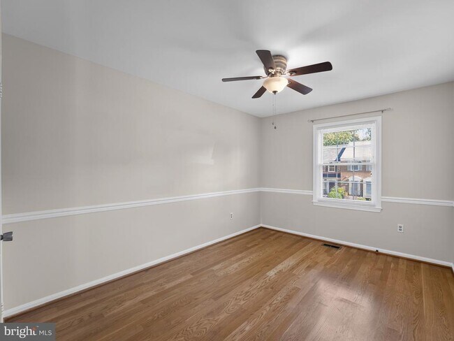 Building Photo - 7740 Bristol Square Ct