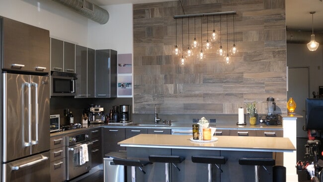 Building Photo - 13320 Beach Ave