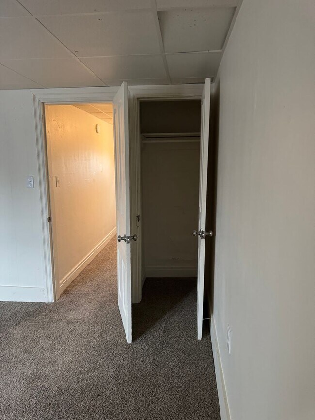 Building Photo - 1559 W King St