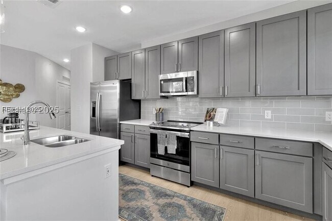 Building Photo - 55 Gardner Dr