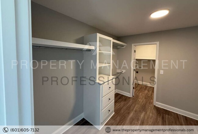 Building Photo - 563 Patrick Farms Dr