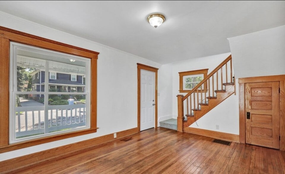 Building Photo - 1404 Linval St