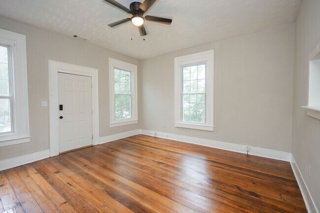 Building Photo - 315 W Chappell St