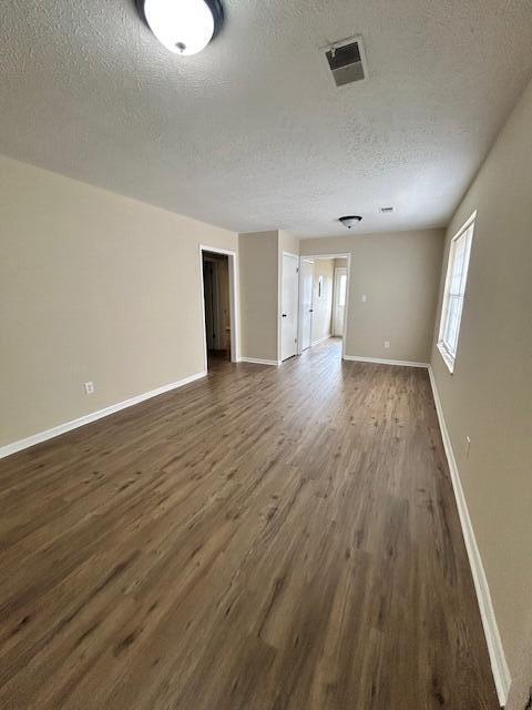 Building Photo - 8016 Kiwi Ct