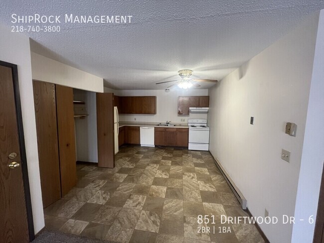 Building Photo - 851 Driftwood Dr