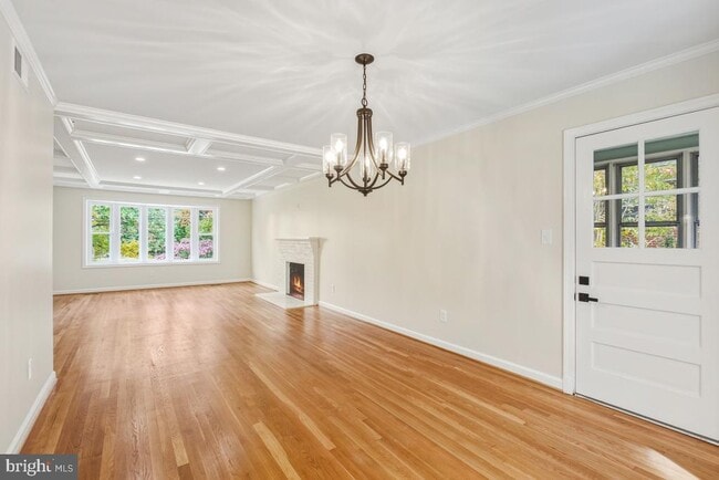 Building Photo - 1203 Brantford Ave