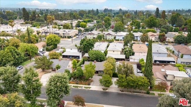 Building Photo - 5850 Mammoth Ave