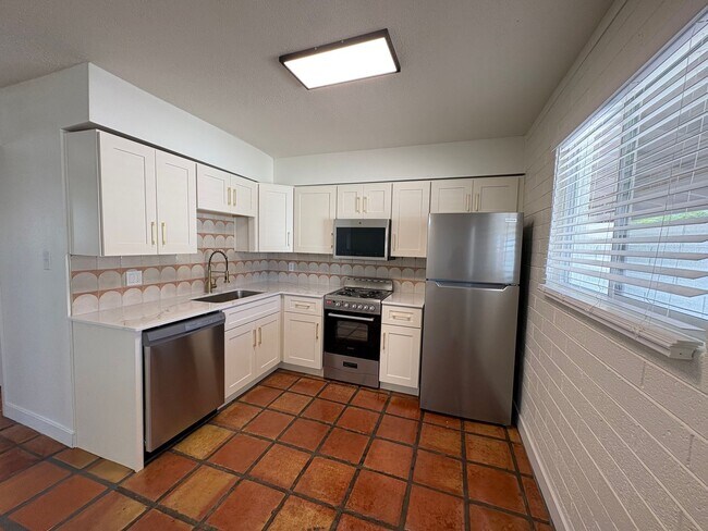 Building Photo - 817 S Melody Ln