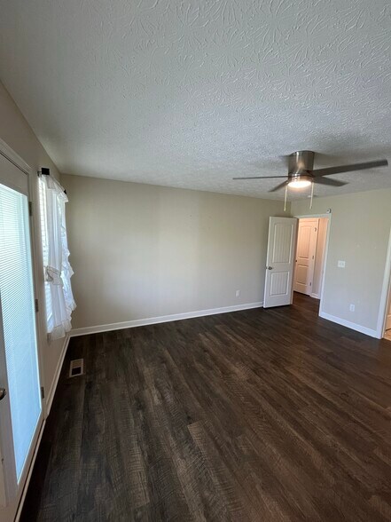 Building Photo - 17200 OH-739