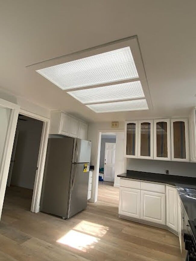 Building Photo - Charming Newly Renovated HOUSE with Privat...