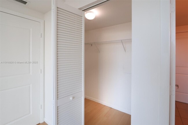 Building Photo - 333 NE 24th St