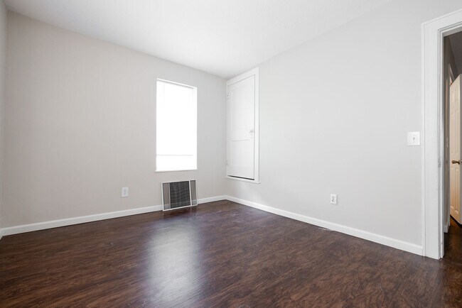 Building Photo - 45-47 W Moler St