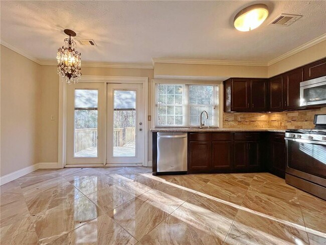 Building Photo - 2896 Landington Way NW