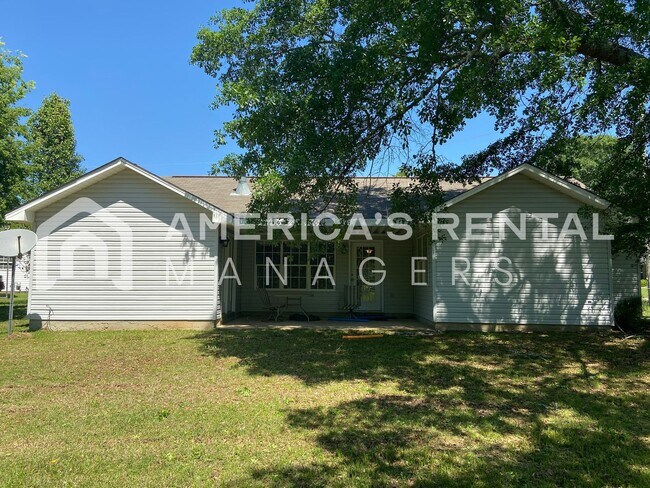 Building Photo - DEPOSIT PENDING!!! - Home for rent in Tuscaloosa! Available to View Now!