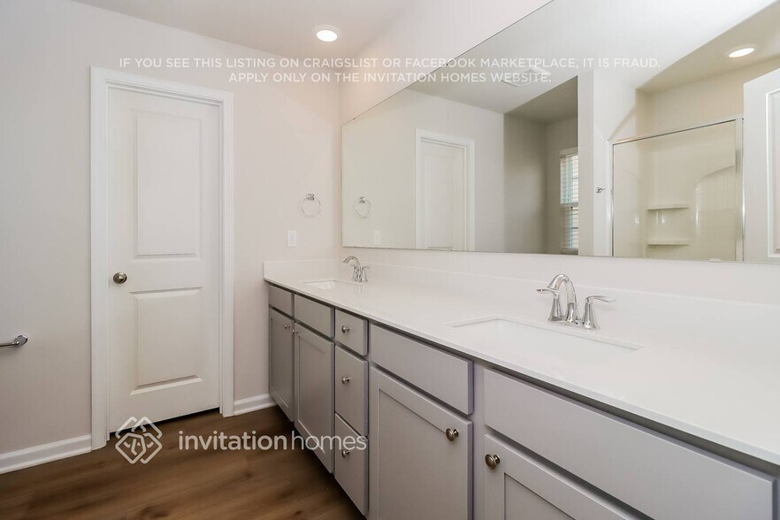 Building Photo - 356 Hollingswood Dr