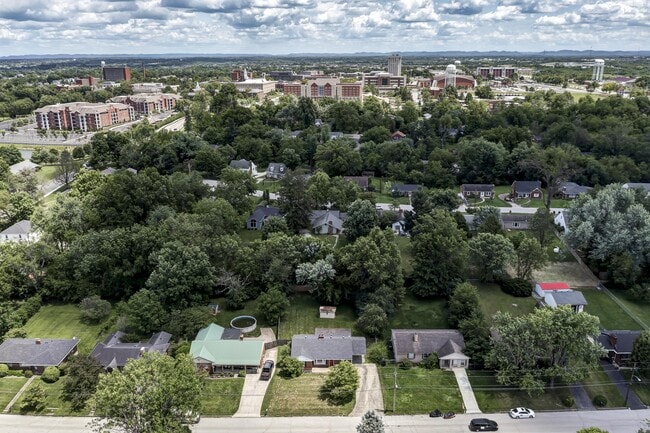 Building Photo - 108 Meadowlark Dr