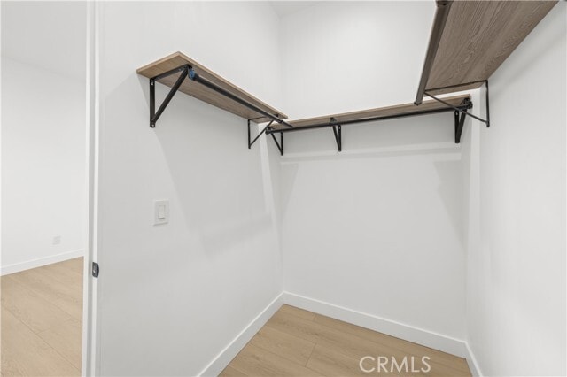 Building Photo - 6950 Amestoy Ave