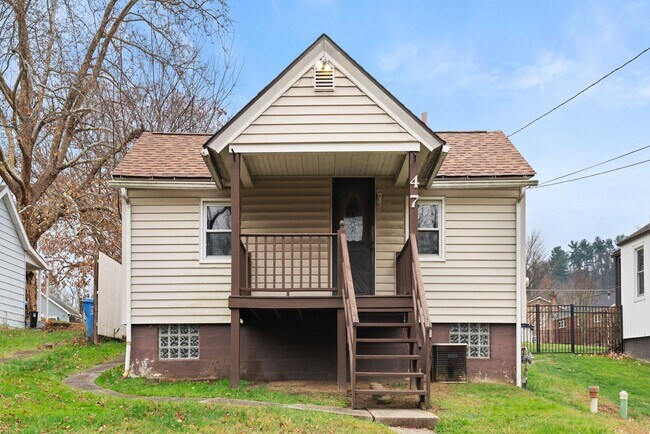 Building Photo - BLACK FRIDAY DEAL! SCORE 50% OFF 1ST MONTH'S RENT IF SIGNED BY NOV. 28! Beautiful 1 Bedroom home ...