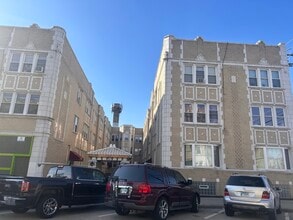 Building Photo - 2140 Gunderson Ave