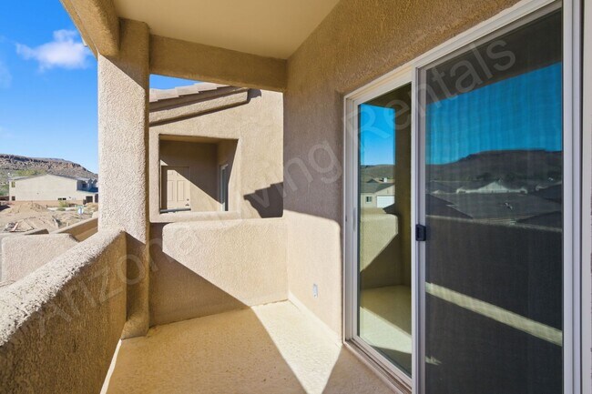 Building Photo - CENTRALLY LOCATED LA COSTA TOWNHOME