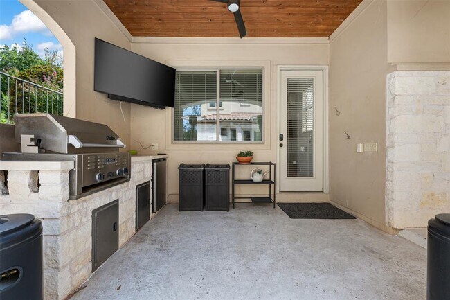 Building Photo - 64 Tiburon Dr