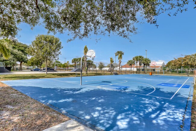 Building Photo - 1210 Skylark Ln